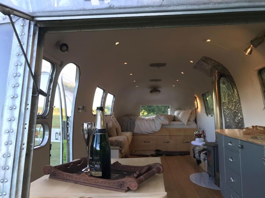 Airstream, Vintage American Caravan & Hottub Ashburton Bagian luar foto